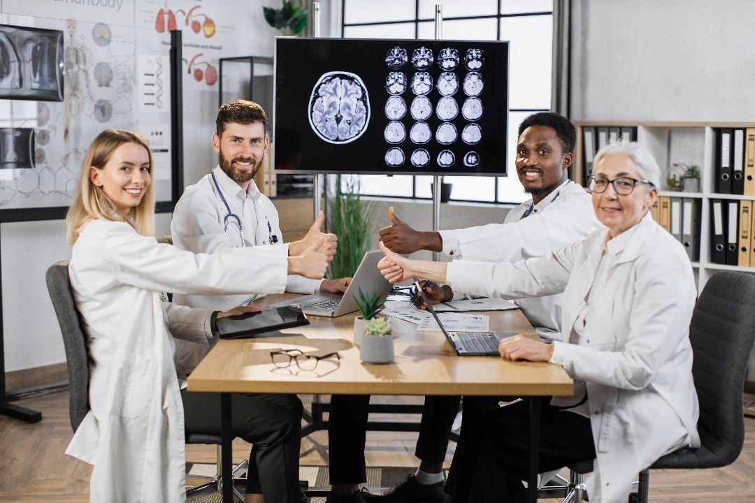 Equipo de neurocirujanos en Guatemala