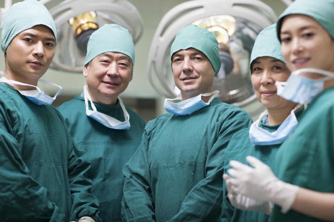 Equipo de neurocirujanos en Guatemala