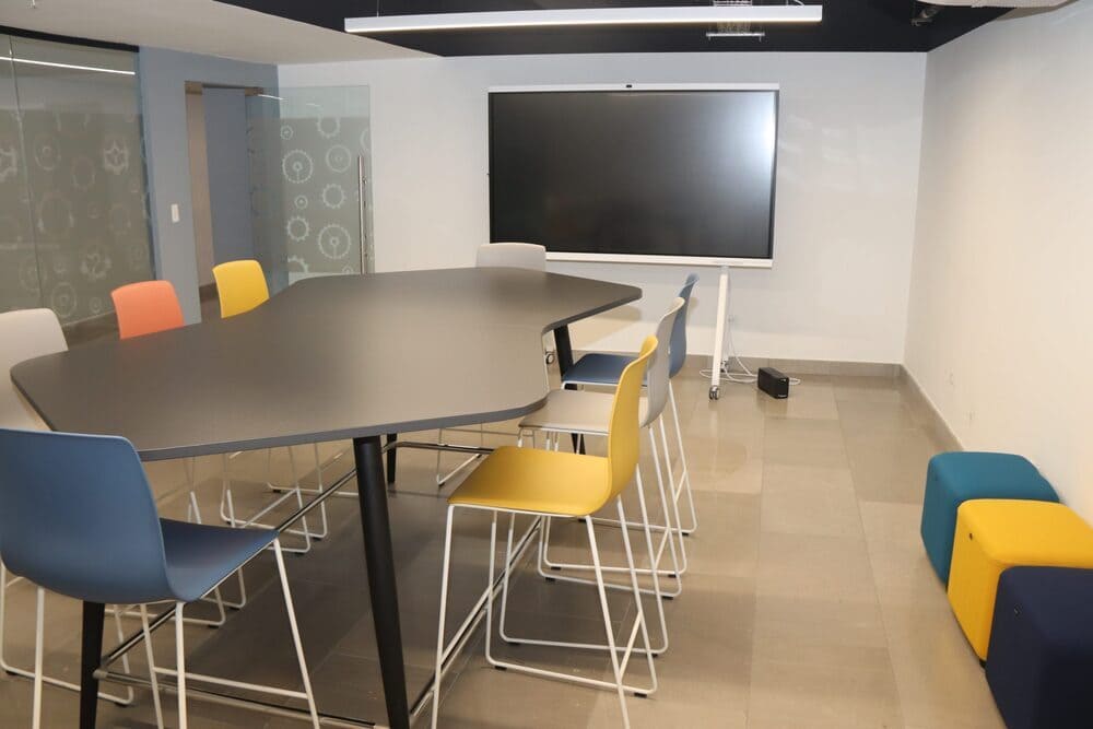 Salas para reuniones empresariales Learning Vila 8