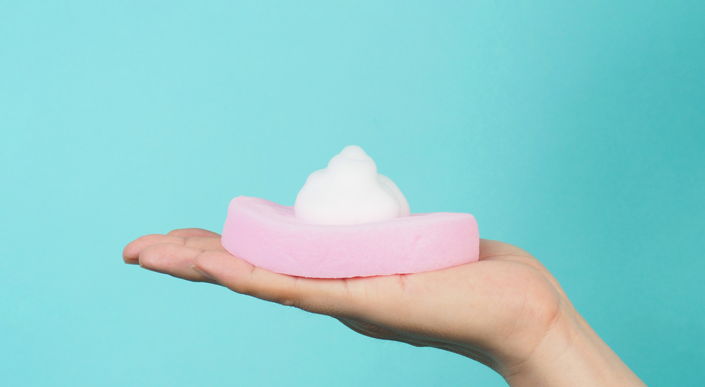 espuma limpiadora para la higiene femenina