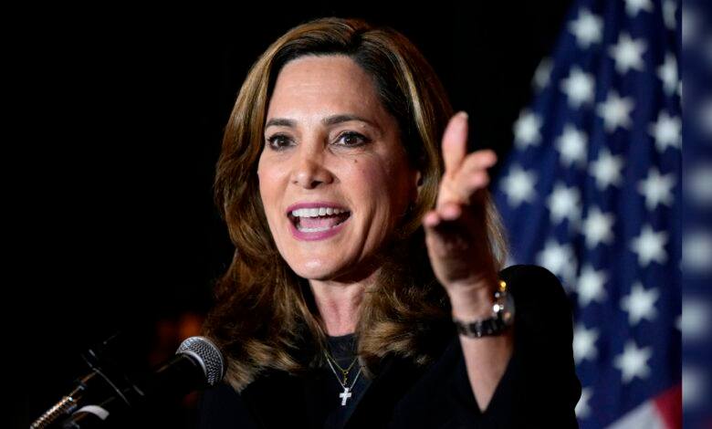 María Elvira Salazar