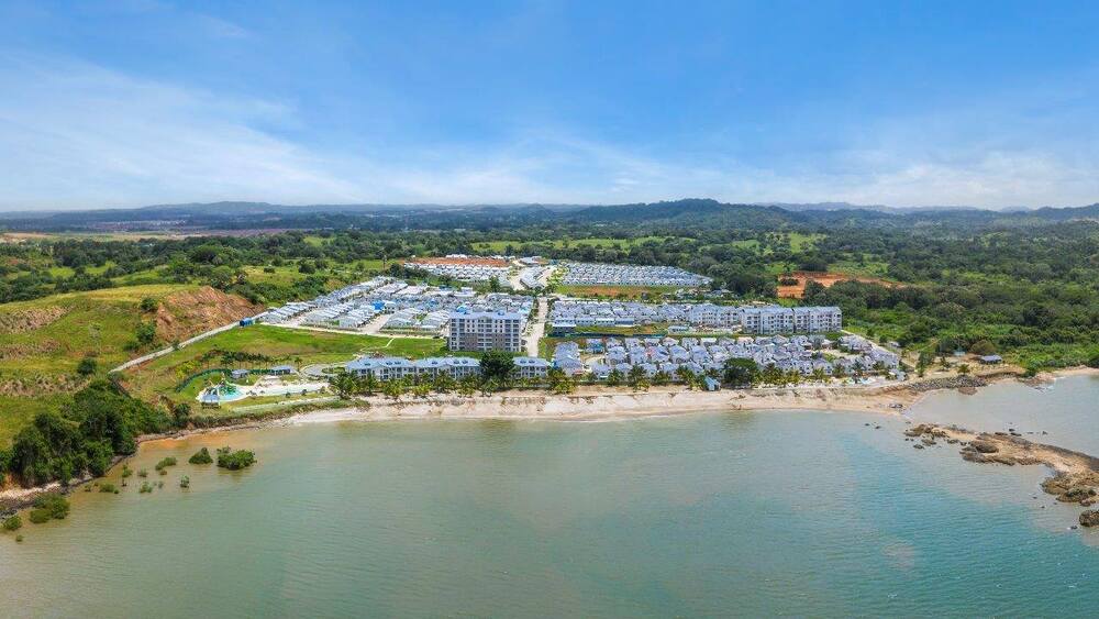 Casas con entrega inmediata en Panamá Oeste Playa Dorada 1
