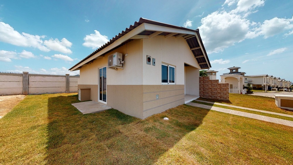 Casas con entrega inmediata en Panamá Oeste Playa Dorada 7