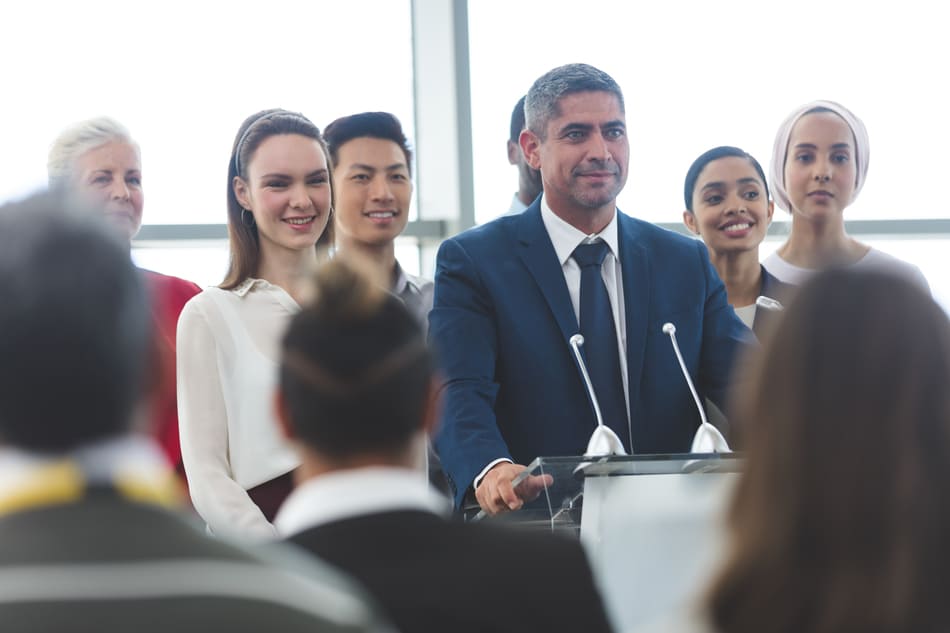 Empresas en México apuestan por conferencistas motivacionales con Smart Speakers 4