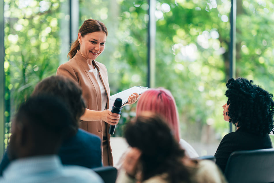 Conferencistas motivacionales con Smart Speakers 14