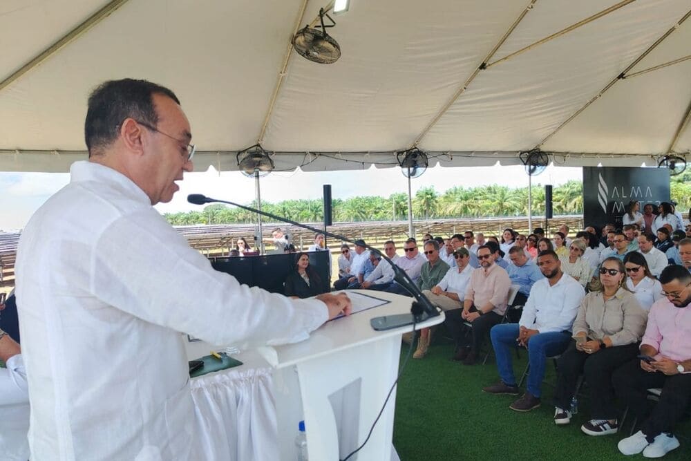 proyecto solar Alma Mater