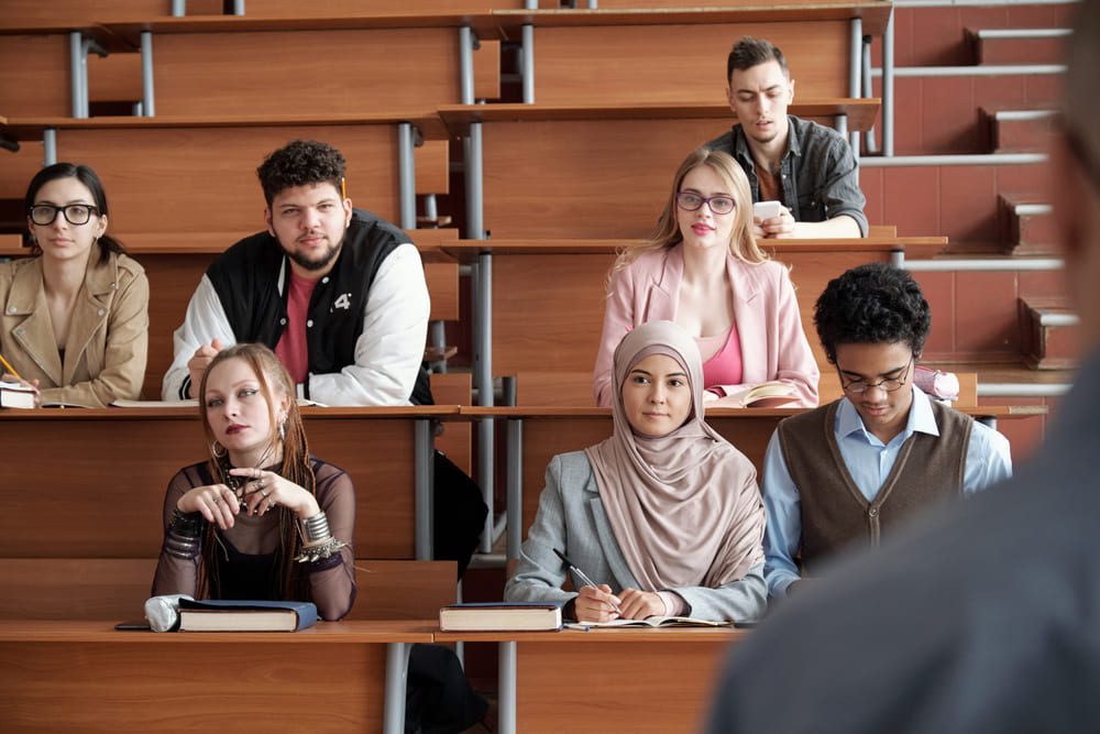 carrera de economía y negocios internacionales