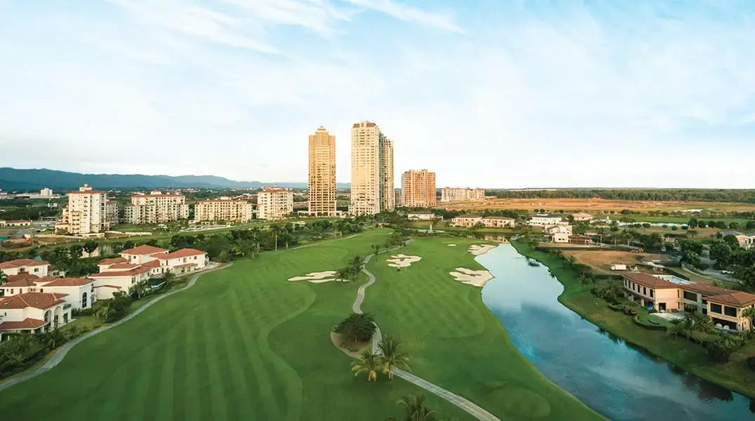 Apartamentos exclusivos frente a campo de golf