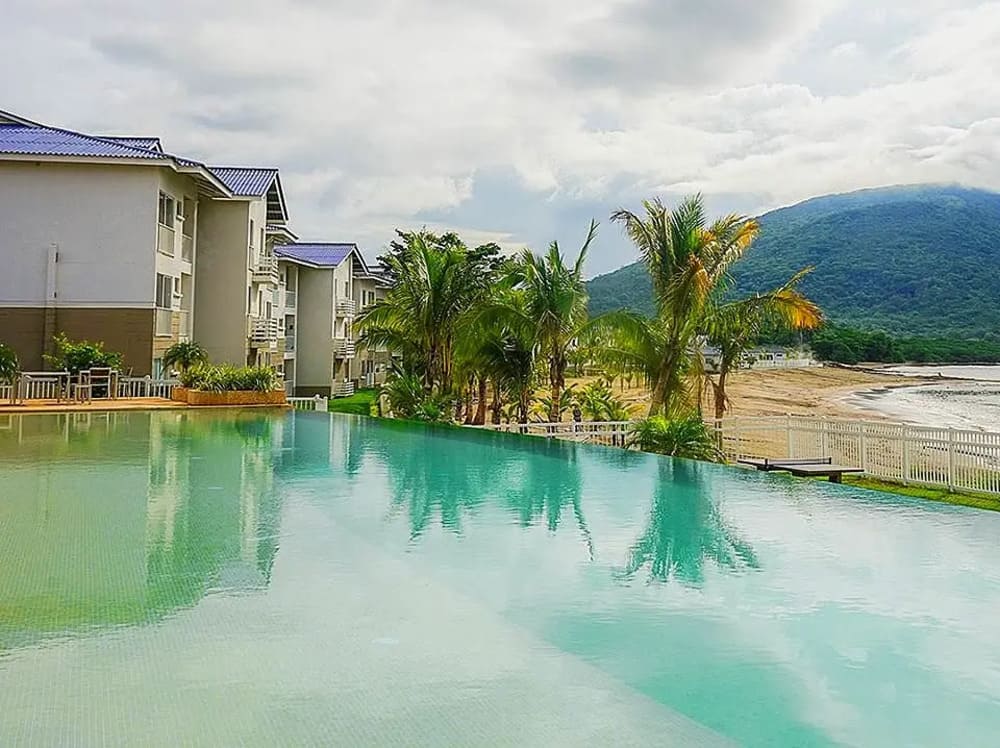 Conjunto residencial frente al mar