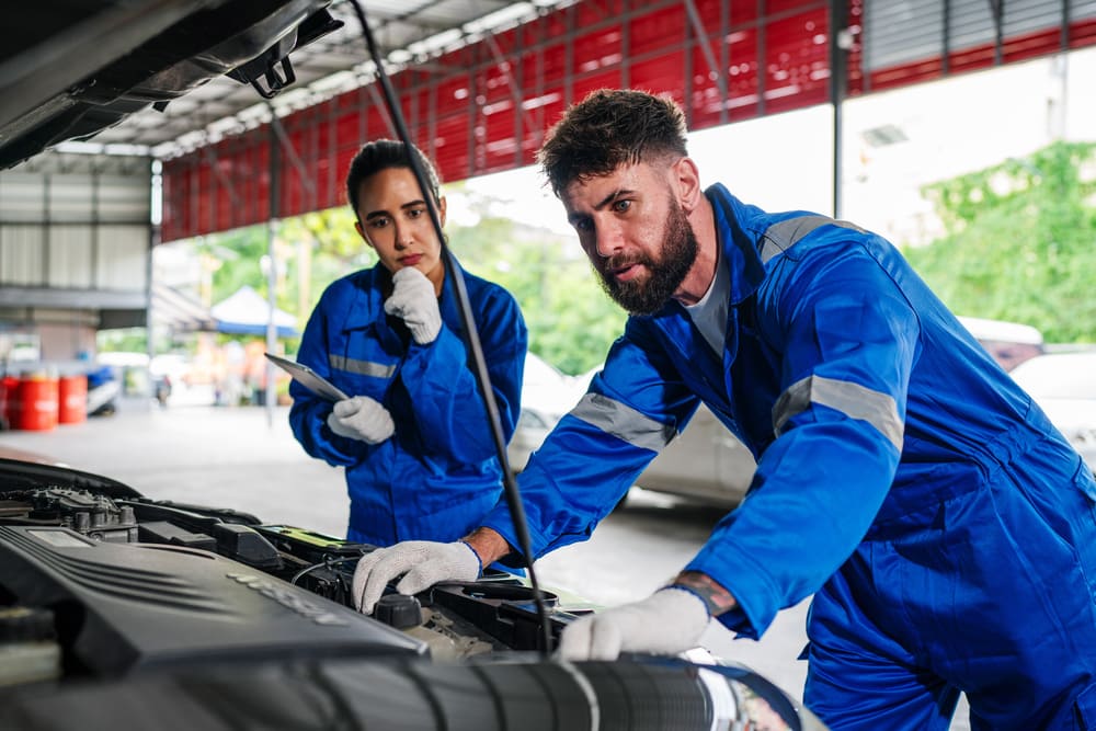 mantenimiento preventivo para cuidar un carro usado
