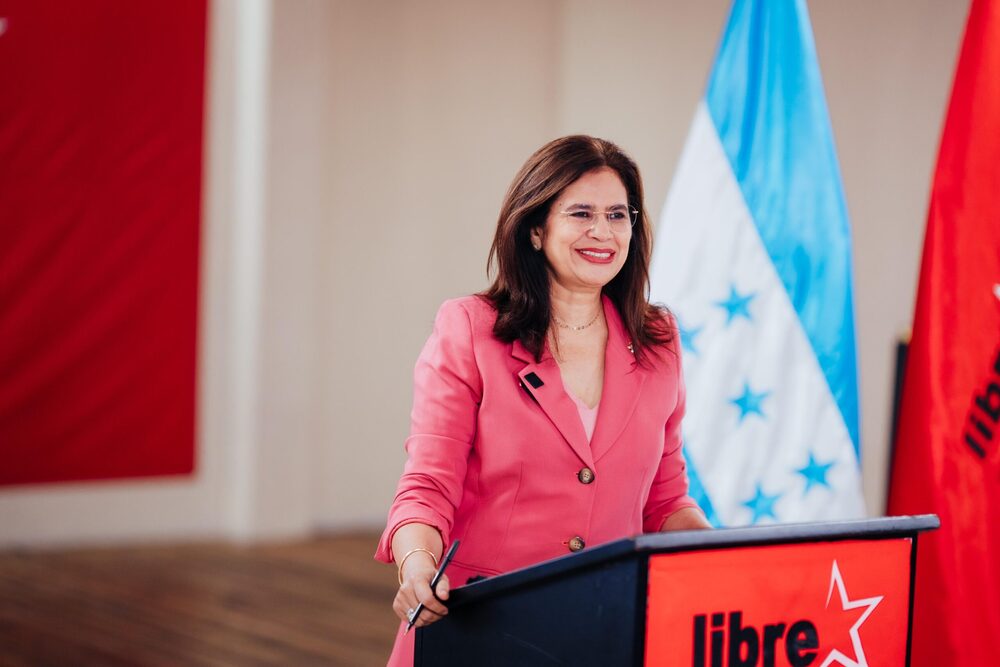 Desplome de imagen de LIBRE y Rixi Moncada