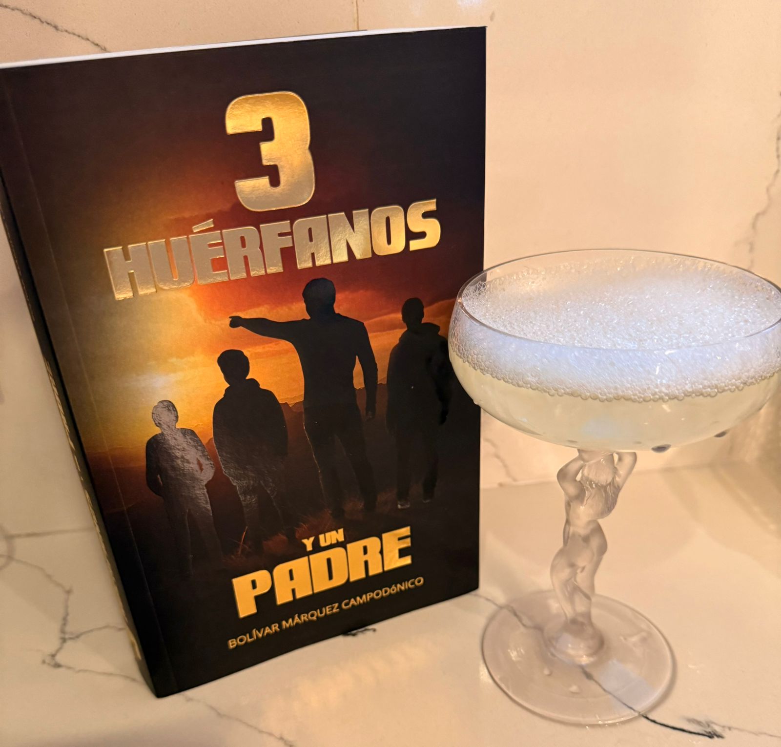 Novela Tres Huérfanos y un Padre