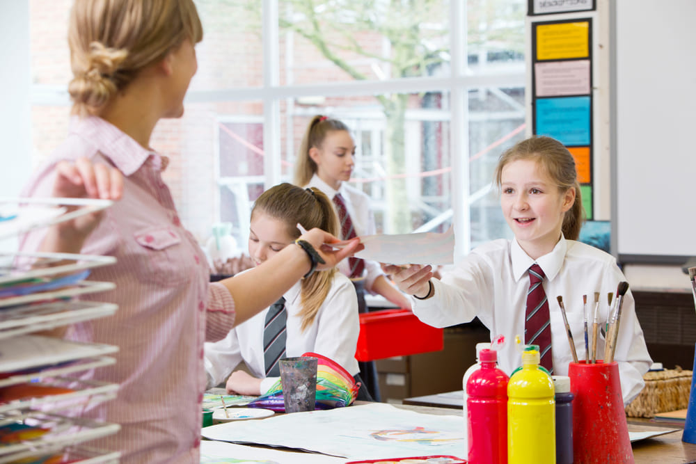 Cómo mantener la higiene escolar con una limpieza profesional y segura
